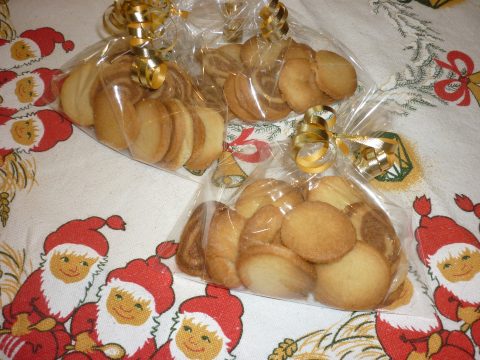Cookies in a bag.